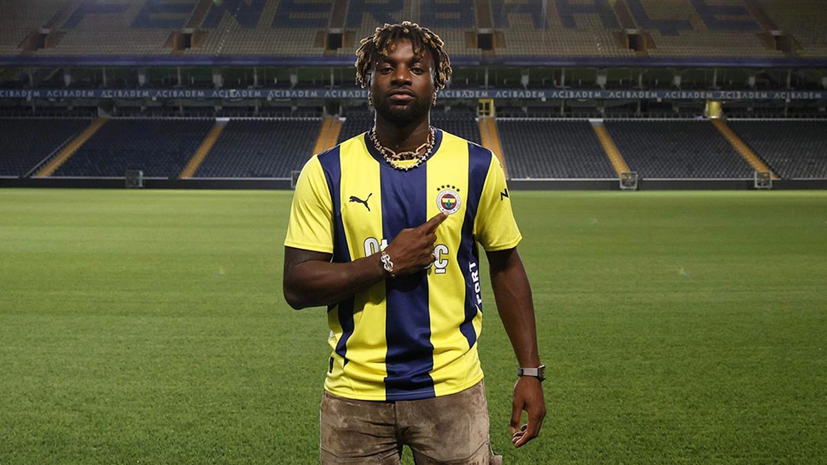 Fenerbahçe Saint Maximin'i resmen duyurdu