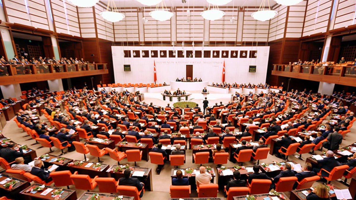 Muhalefetten 9'uncu Yargı Paketi'ne şerh: AK Parti AYM kararlarını ayaklar altına alarak...