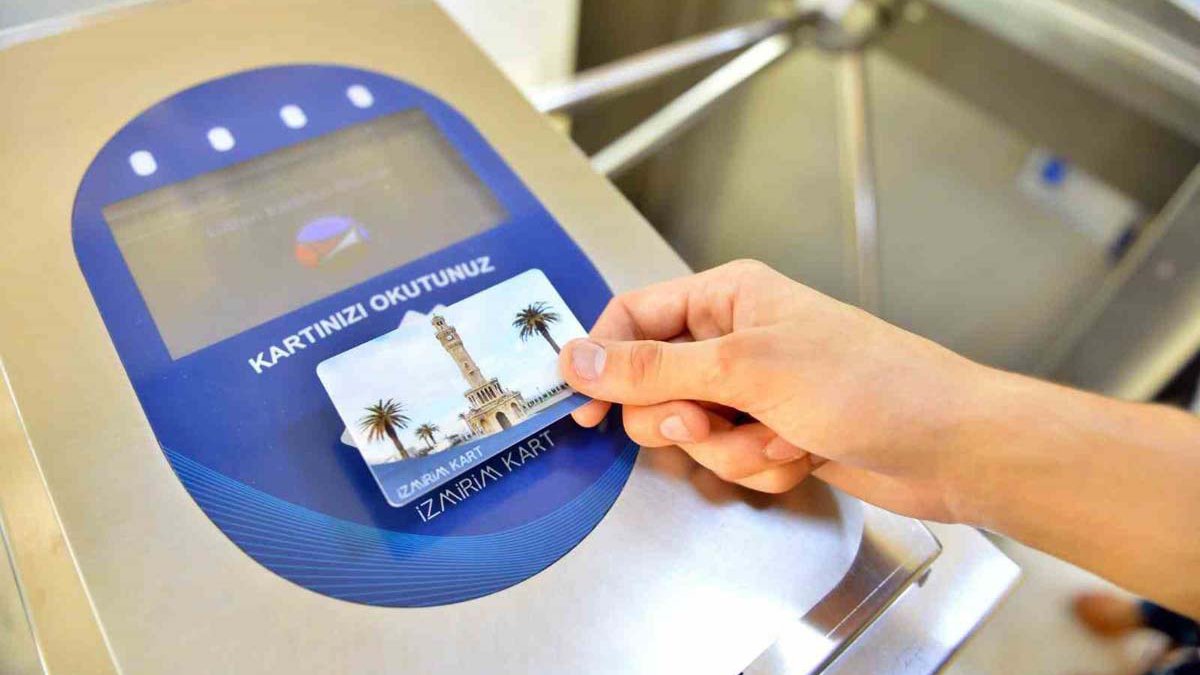 Cemil Tugay sözünü tuttu: İzmir'de toplu ulaşımda '90 dakika' dönemi başlıyor