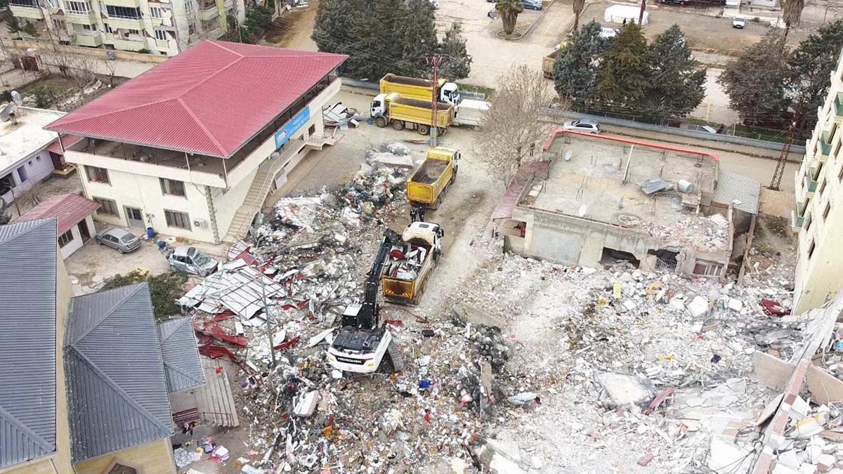 29 kişiye mezar olan apartmanın şantiye şefi skandalı itiraf etti: Stajyer gibiydim