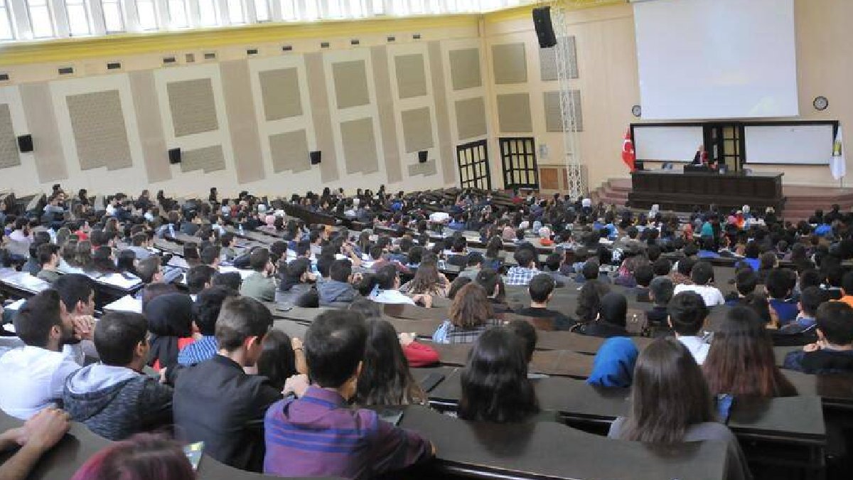 Açıköğretimde artış, lisans programlarında düşüş