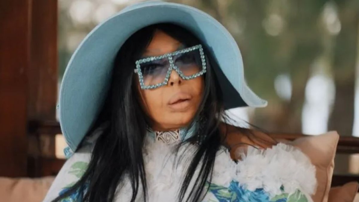 Bülent Ersoy 'Dünya Güzellerim Tatilde' programını bıraktı