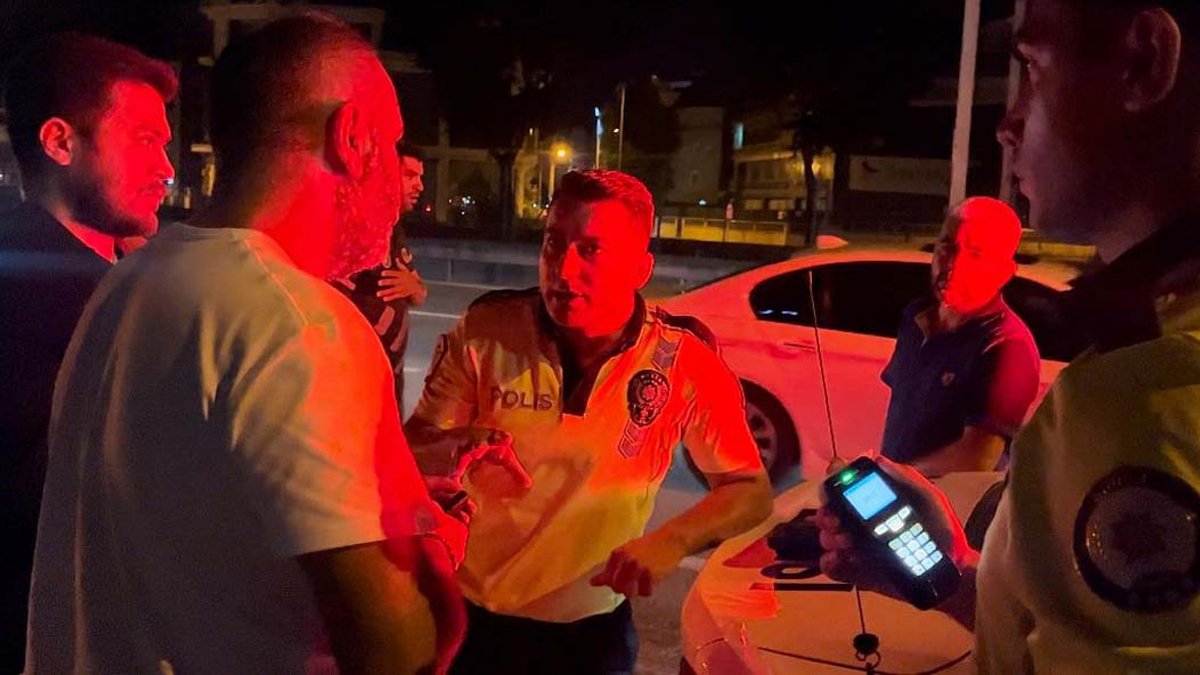 Kaza yapan otomobil sürücüsünden ilginç teklif: Ben alkollüyüm, arkadaşım üflesin