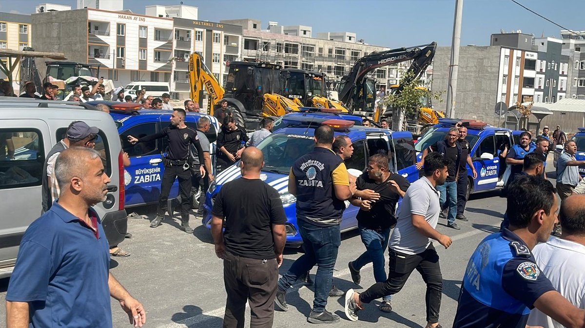 Zabıta ile seyyar satıcılar arasında kavga! 15 kişi hastanelik oldu