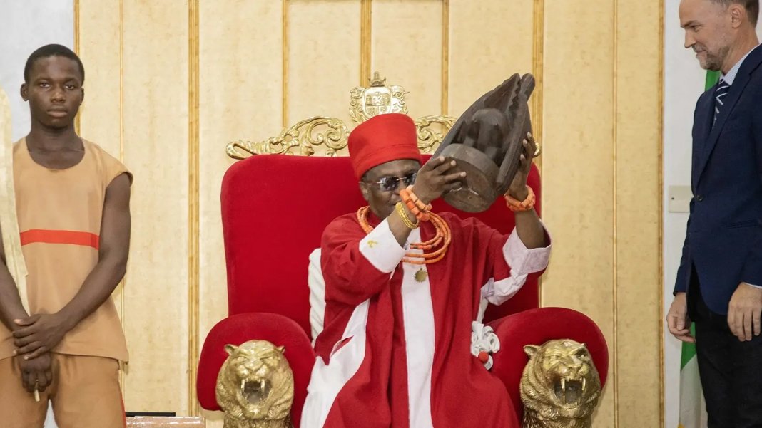 ABD müzesi İngilizlerin Nijerya'dan yağmaladığı Benin bronzlarını iade etti