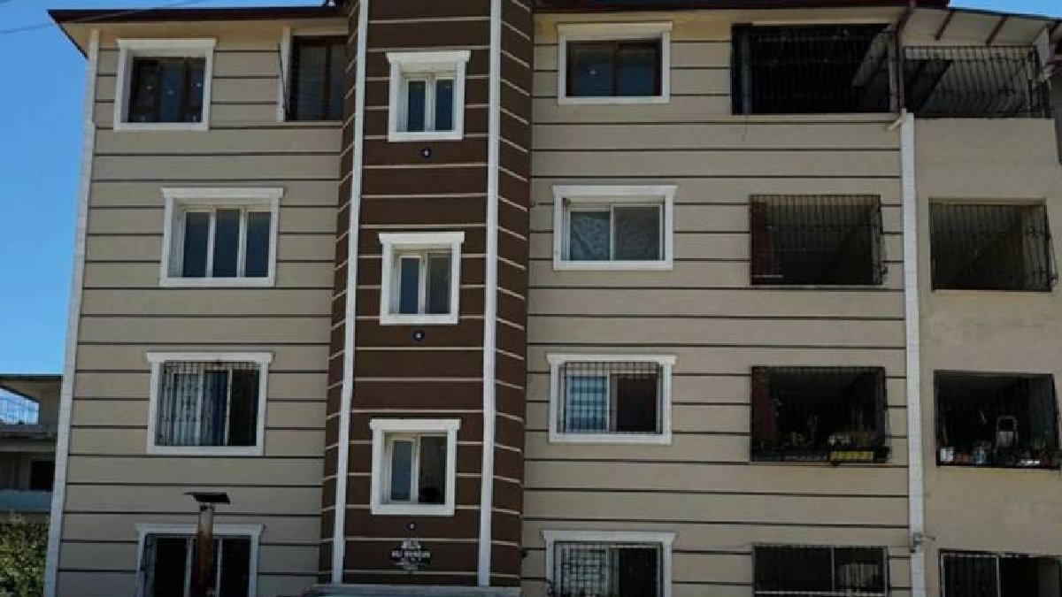 Bakanlık az hasarlı binayı listeye aldı: Depremzedenin onardığı ev yıkımla karşı karşıya