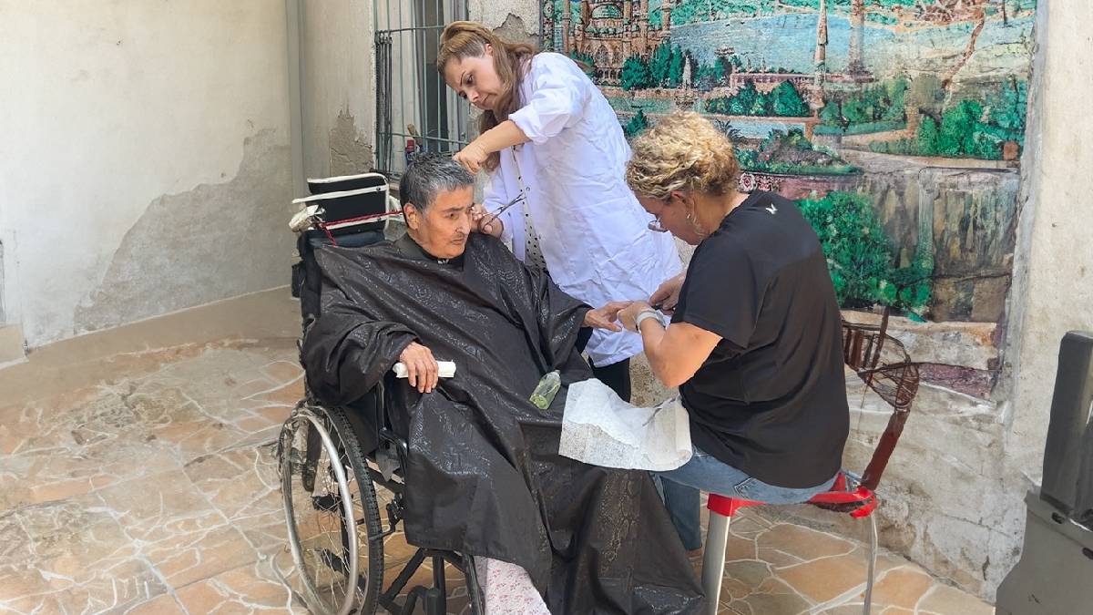 Bayraklı’da evde bakım hizmetleri yüzleri güldürüyor