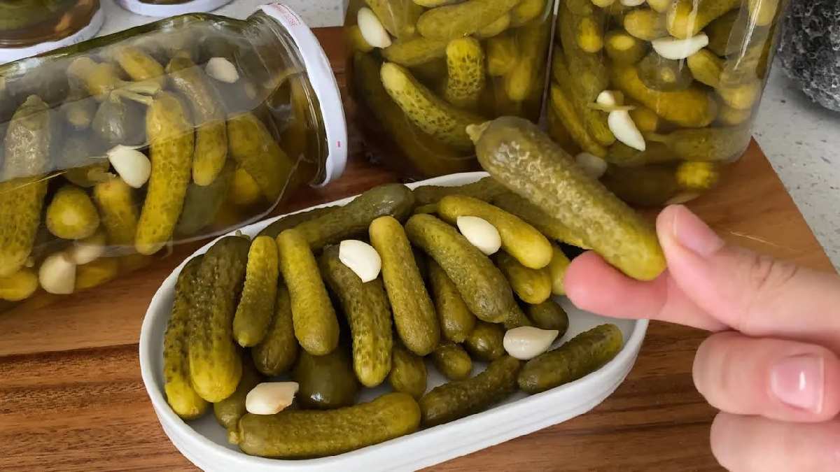 Ankaralı turşuculardan kütür kütür turşuların sırrı! Bu işe yıllarını verdiler tüm incelikleri anlattılar