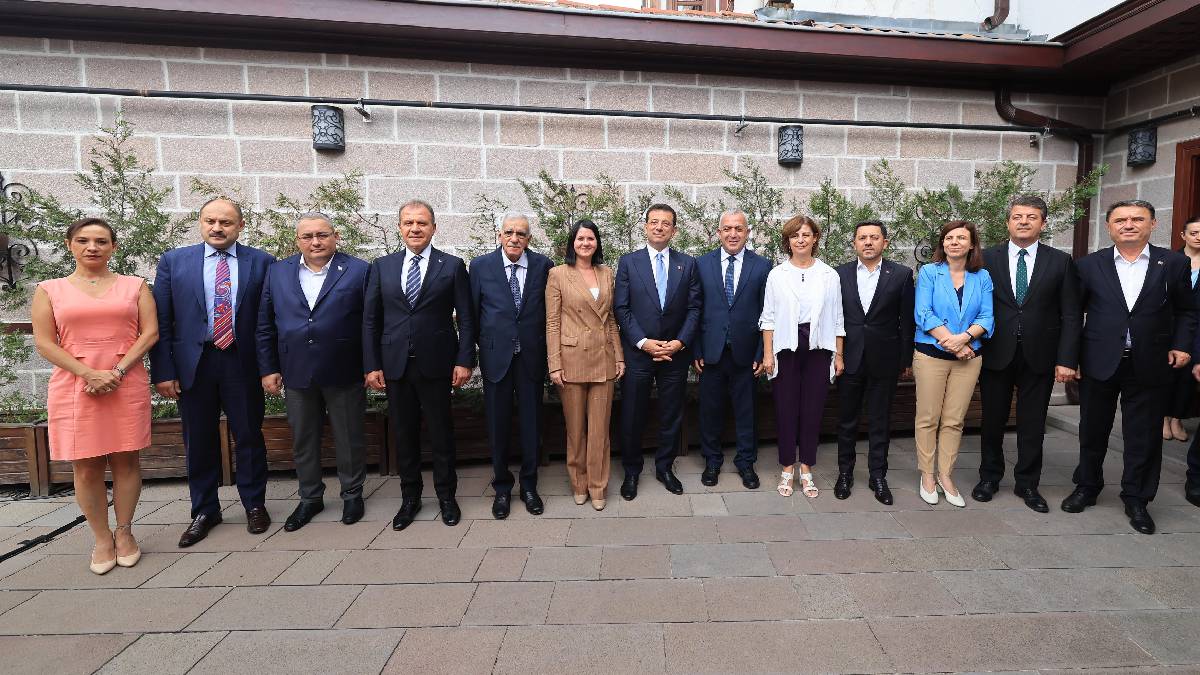 Eskişehir Büyükşehir Belediye Başkanı Ayşe Ünlüce, Ankara’da düzenlenen Türkiye Belediyeler Birliği (TBB) Encümen Toplantısı’na