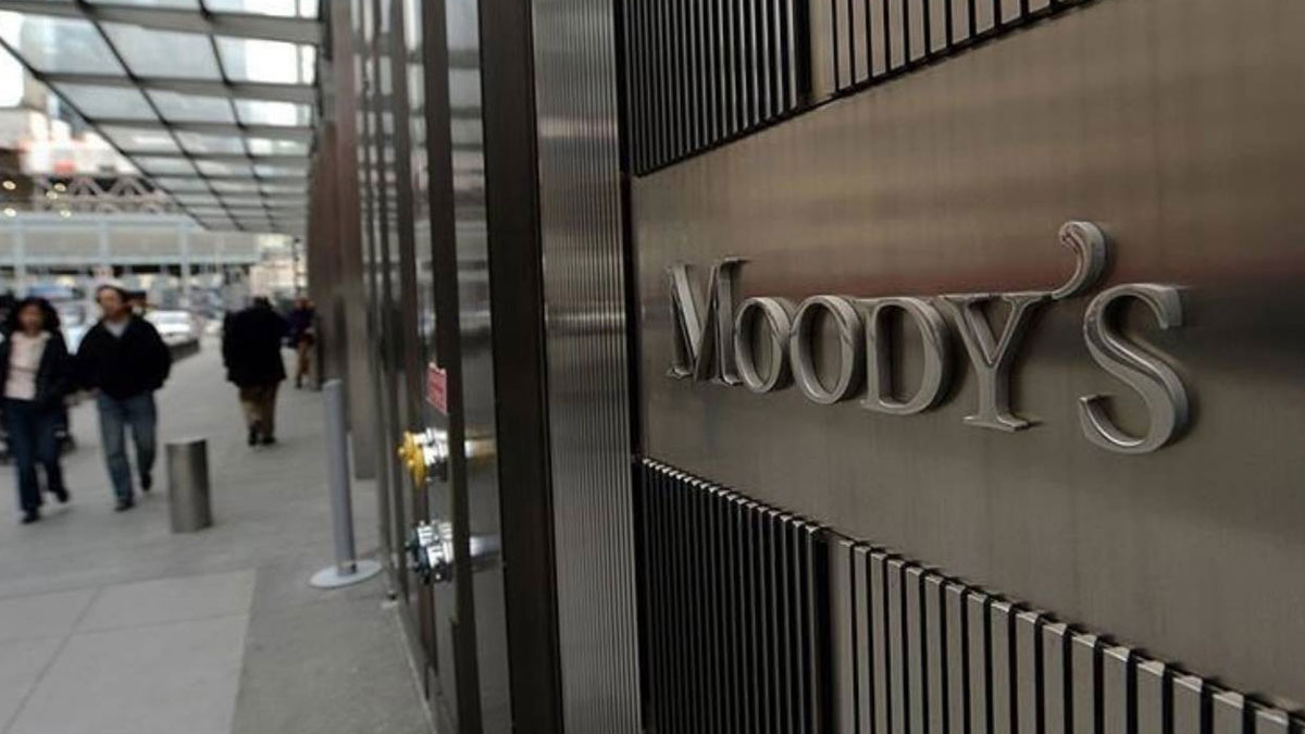 Moody's Türkiye'nin kredi notunu iki basamak yükseltti