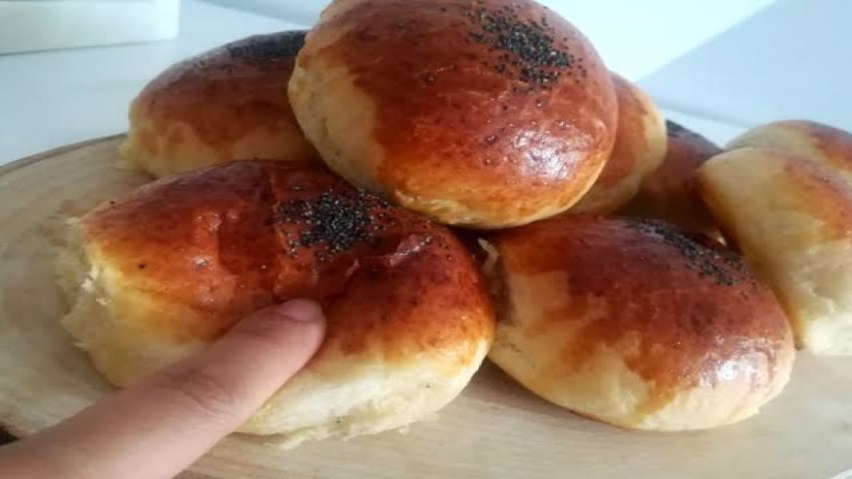 Poğaça değil resmen pamuk! İşte pastanelere taş çıkartan poğaça tarifi