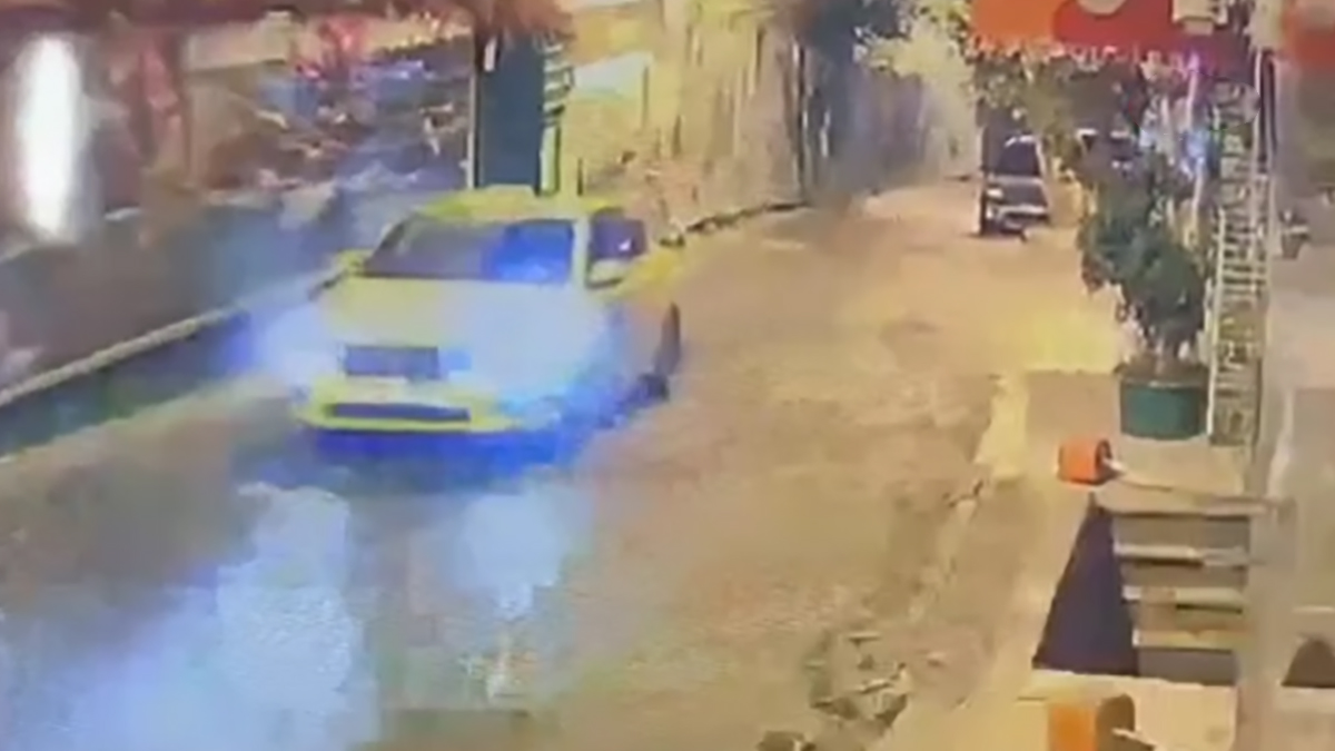 İstanbul'un göbeğinde maganda dehşeti: Taksiden havaya ateş açtı