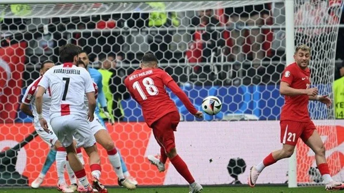 EURO 2024'ün en iyi golü Mert Müldür'den geldi