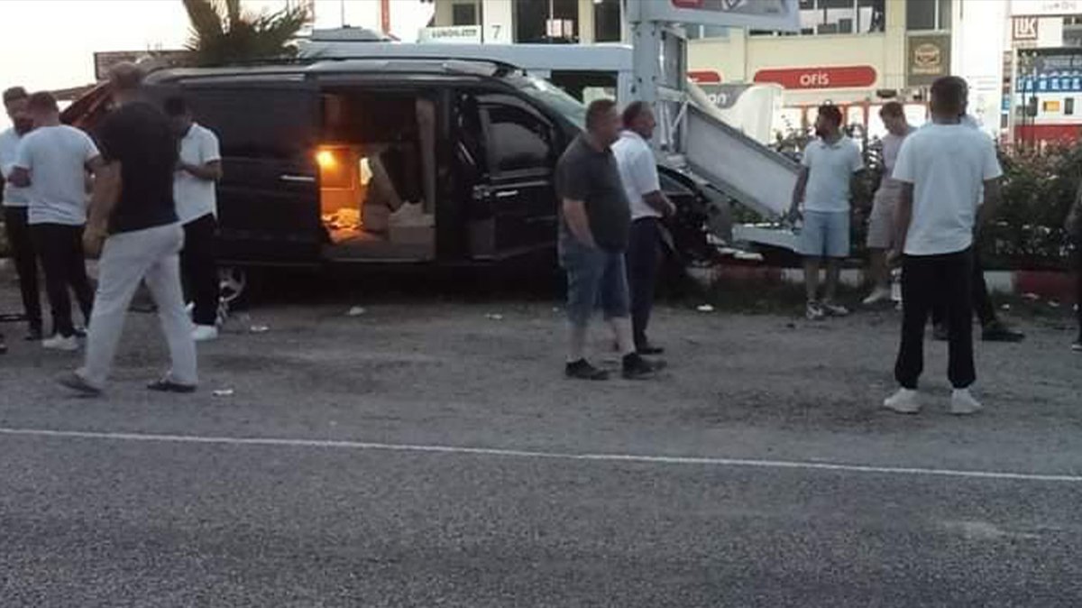 2 otomobil çarpıştı! Ölü ve yaralılar var