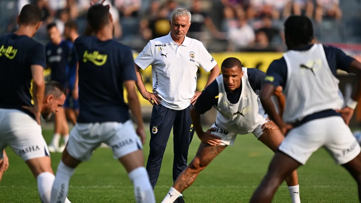 Fenerbahçe'de 9 isim kadroda yok! UEFA listesi açıklandı