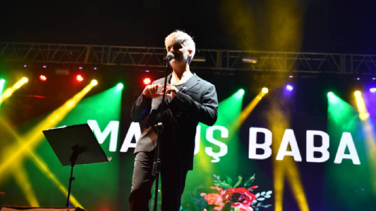 Manuş Baba konserine Esenyurtlulardan yoğun ilgi