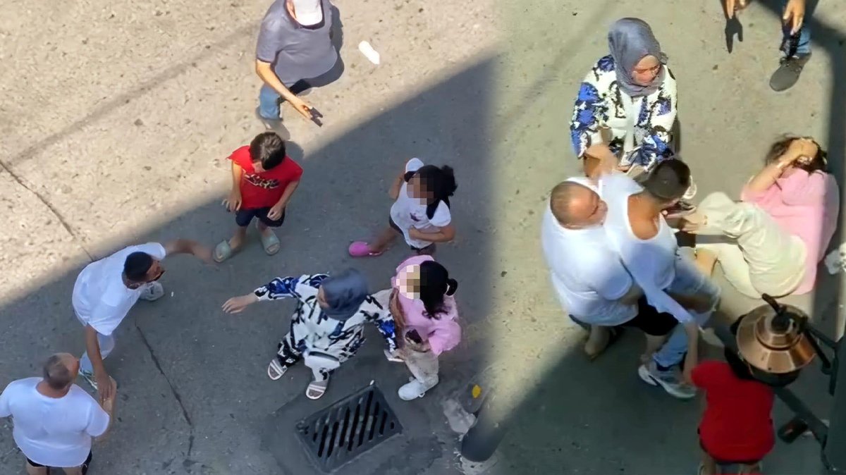 Erkek şiddeti engellenemiyor! Çocuklarının gözü önünde darbetti