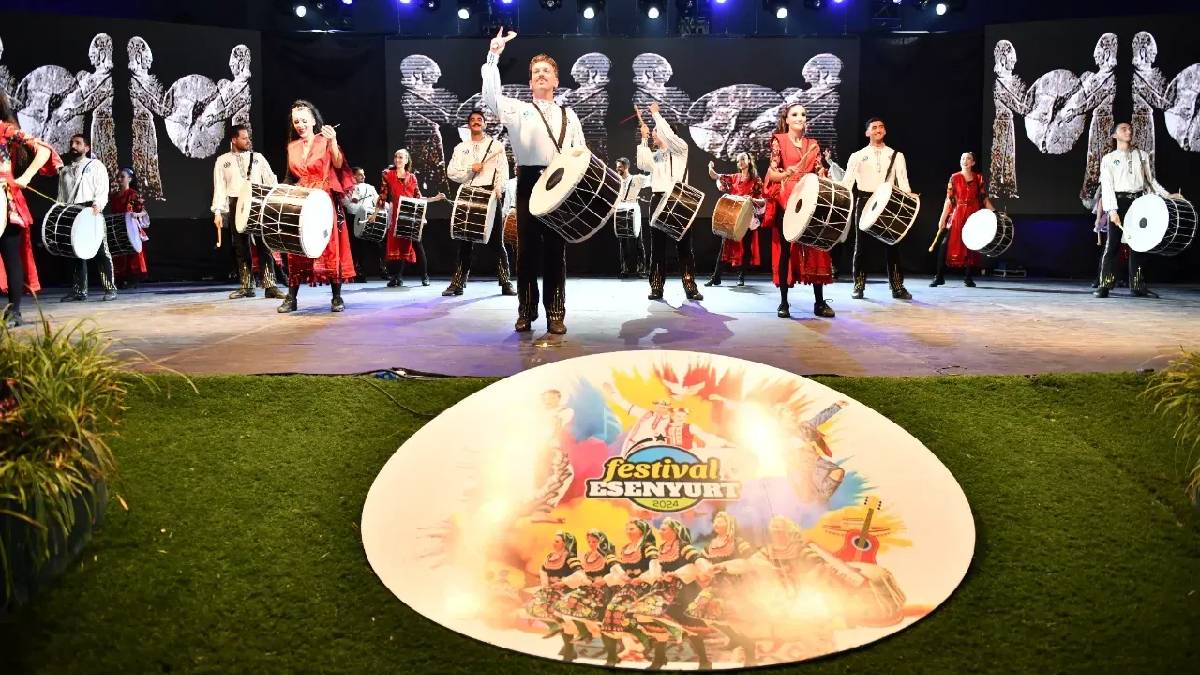 Anadolu Ateşi muhteşem performansıyla Esenyurtluları büyüledi