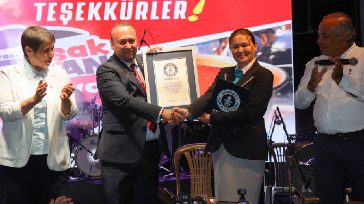 Dev kazanda pişen tarhana çorbamız Guinness rekorlar kitabına girdi.