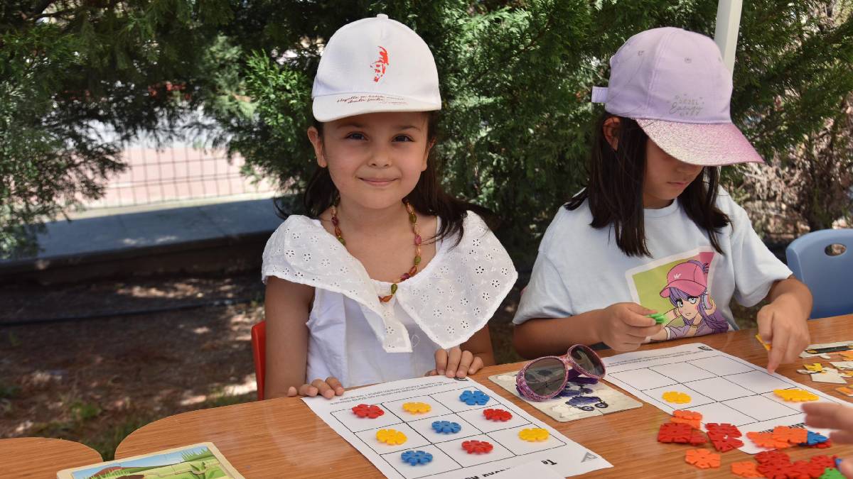Çocuklar Yaz Bilim Atölyelerinde hem eğleniyor hem öğreniyor
