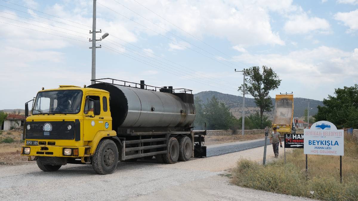Seyitgazi yollarında yoğun mesai