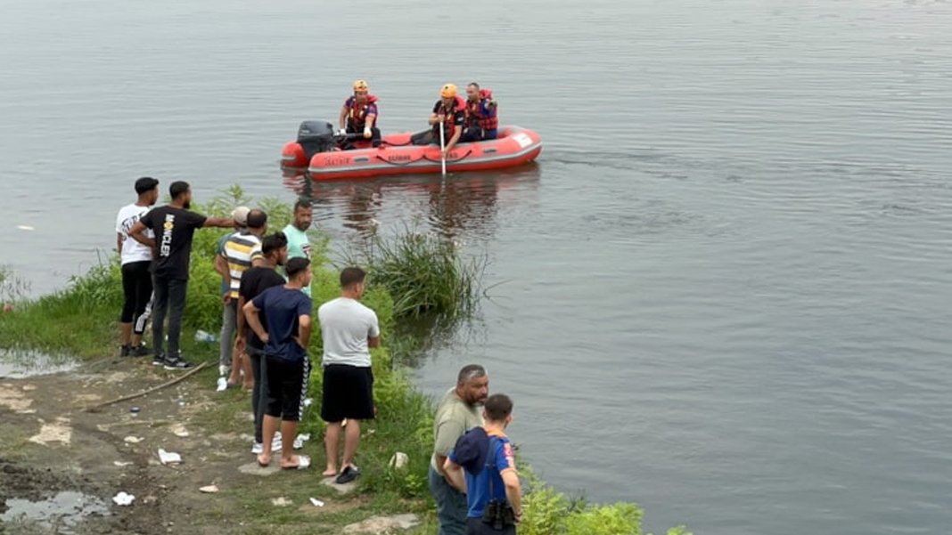 Meriç Nehri'ne giren iki kişi kayboldu