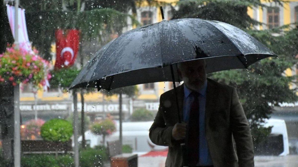 Bunaltan sıcaklara yağmur molası: İstanbul'da etkili olacak