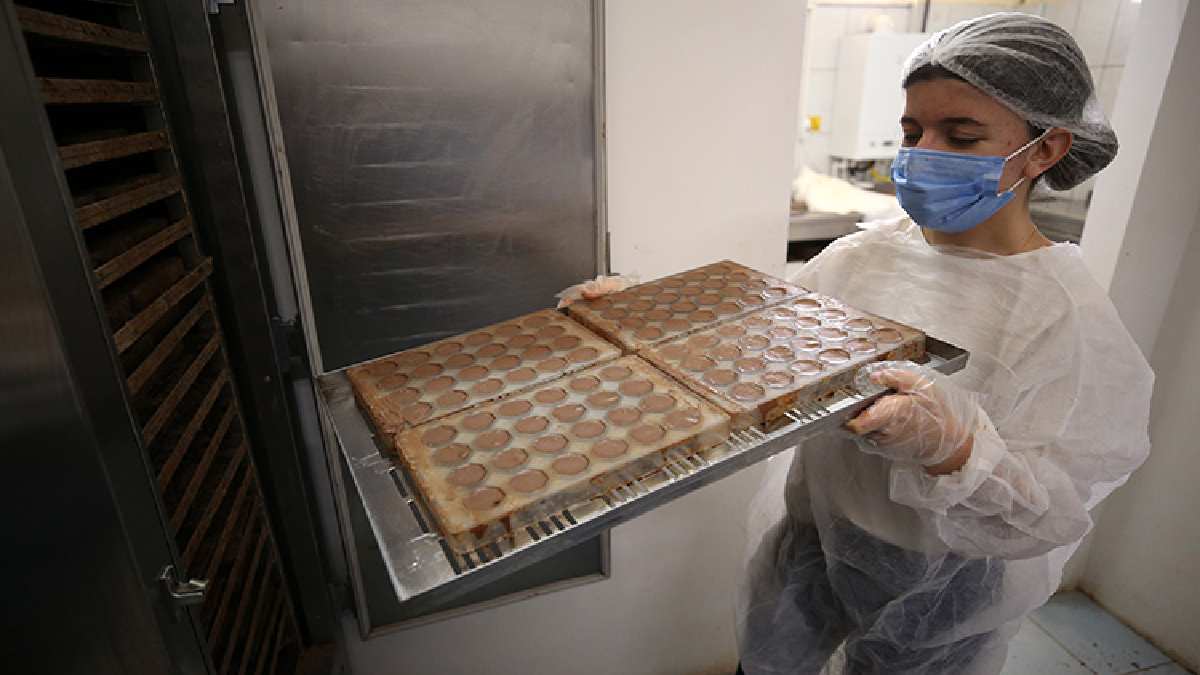 7 kişiyle başladı 20’ye ulaştı! Katkı yok, koruyucu yok, bu işte sadece kadın emeği var! 60 çeşidi Türkiye'nin her yerine ulaştı