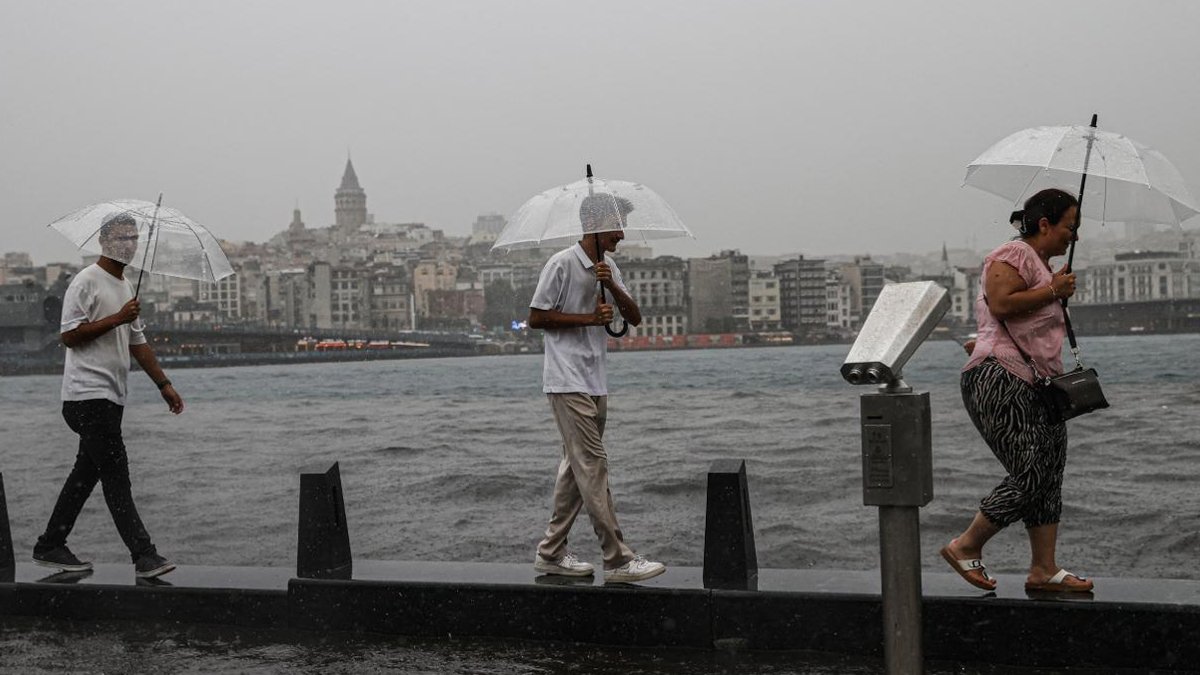AKOM'dan sağanak uyarısı: Saat verildi