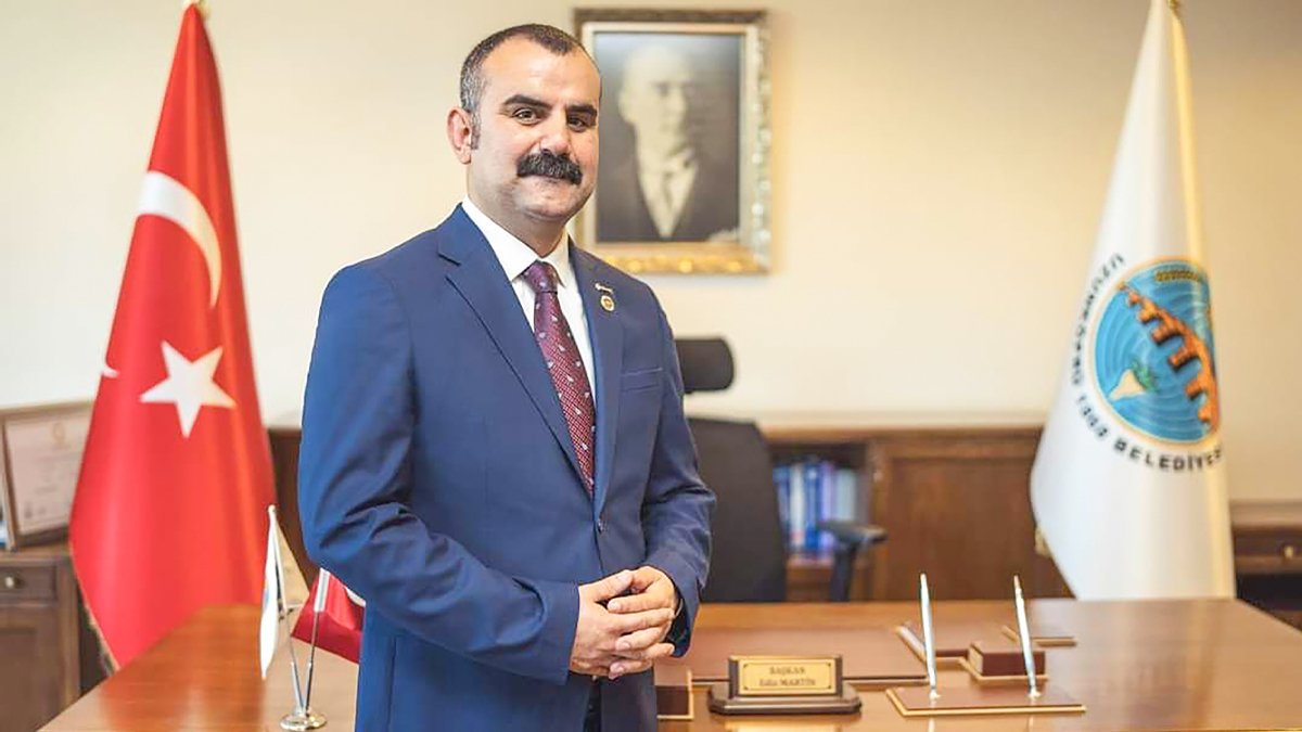 İYİ Parti'den istifa eden belediye başkanı CHP'ye katılacağını duyurdu