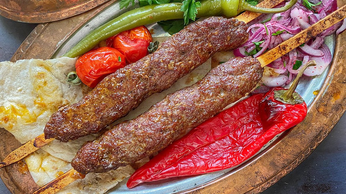 Kebapçıya değil Bim'e koşun! Bim malzemeleriyle evde kebap tarifi: Evdekiler lokantadayım sanacak