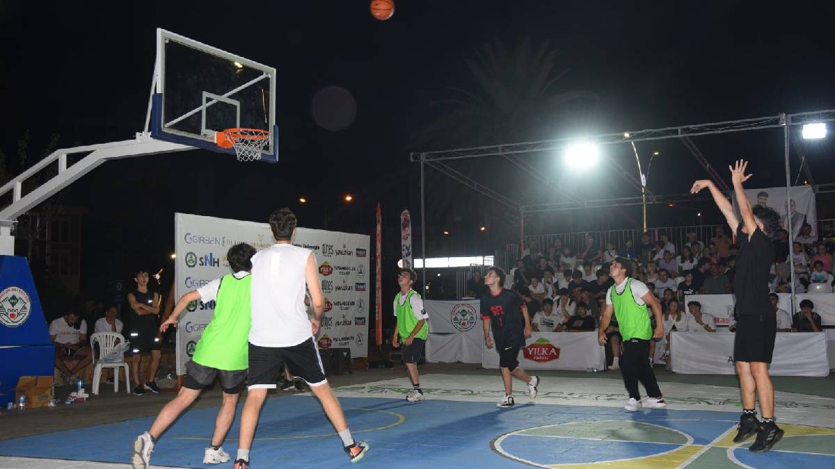 74 takımın mücadele edeceği Sokak Basketbolu coşkuyla başladı