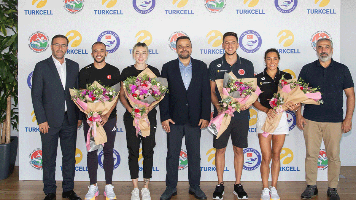 Olimpiyatlarda yarışacak sporcular moral depoladı