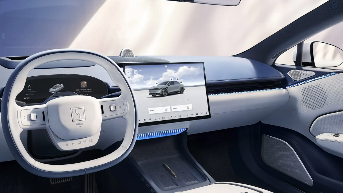 Bu araba inanılmazı başarıyor! Farlarında öyle bir özellik var ki... Gören bir daha bakıyor