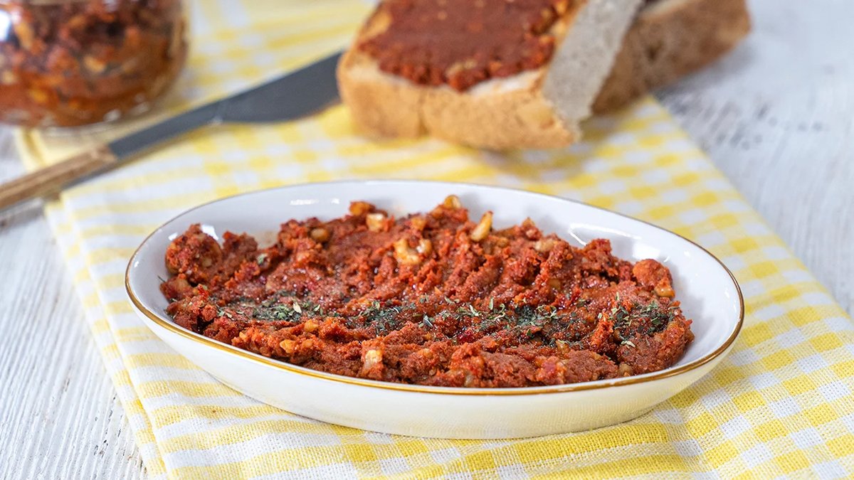 Kışa kalmadan bitiyor! Kaynana bile tarifi sizden alacak: İşte en güzel kışlık kahvaltılık sos tarifi