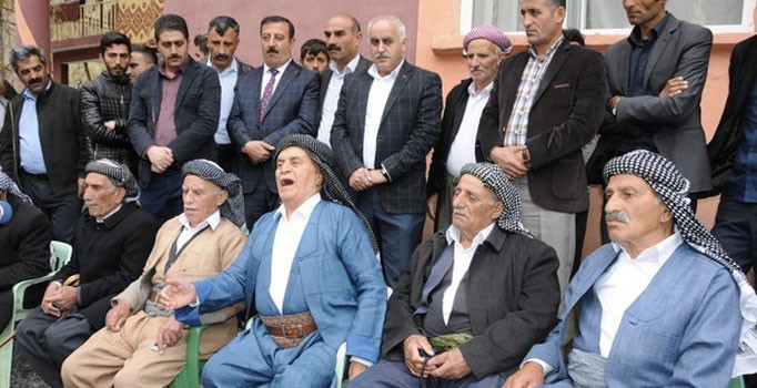 PKK, Beytüşşebap'ta yol kesip AK Parti Gençlik Kolları Başkanı ve kardeşini kaçırdı