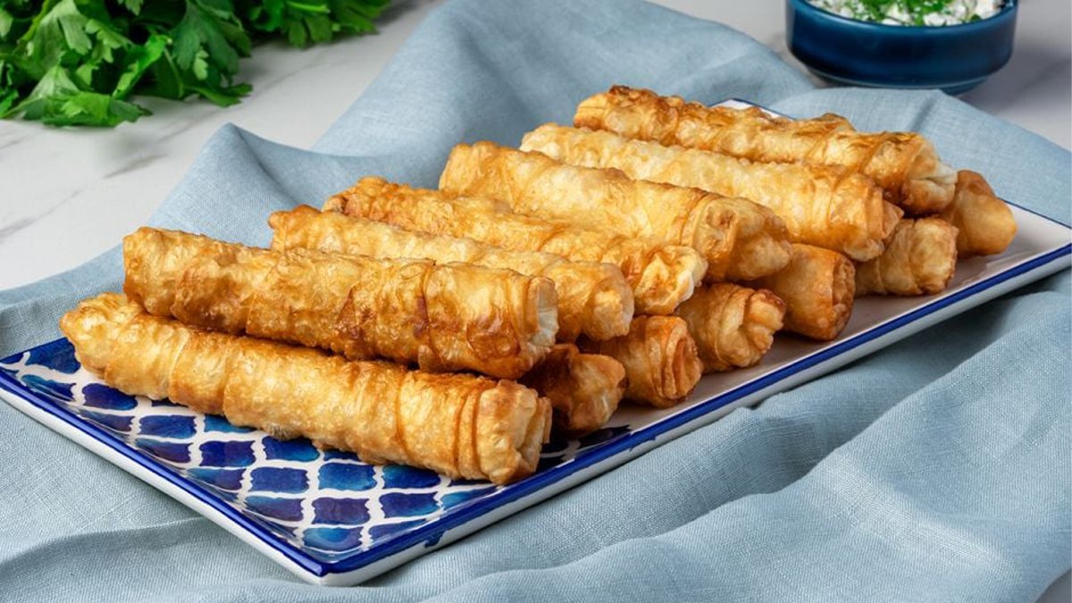 Pişerken patlamayan sigara böreği tarifi! Yağ çekmeden altın gibi kızarıyor: Sırrını çok bilen yok!