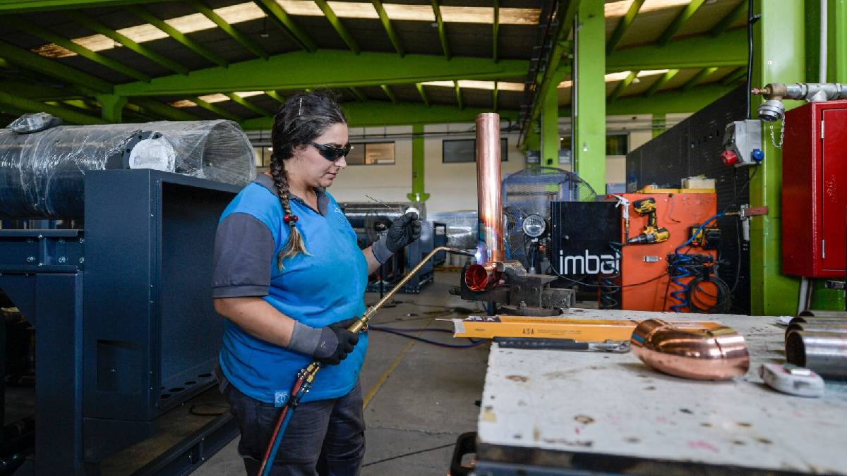 Meslek Fabrikası’ndan mezun olan kadın kaynakçılar işbaşı yaptı