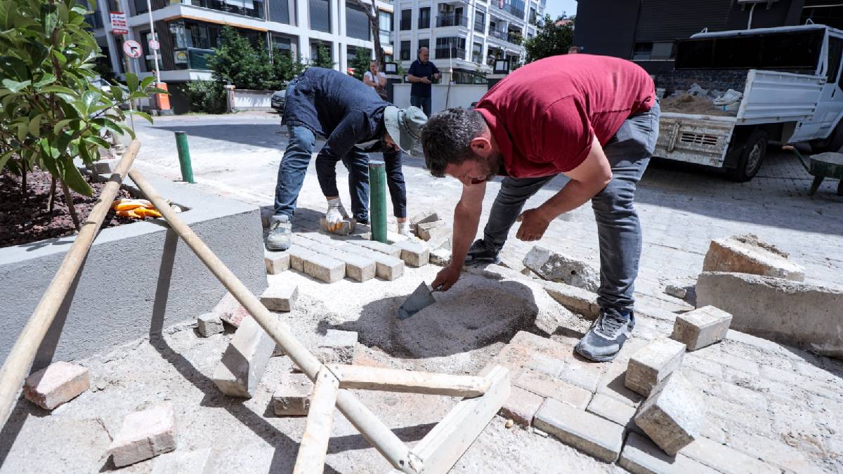 Karşıyaka Belediyesi üretiyor, sokaklar güzelleşiyor