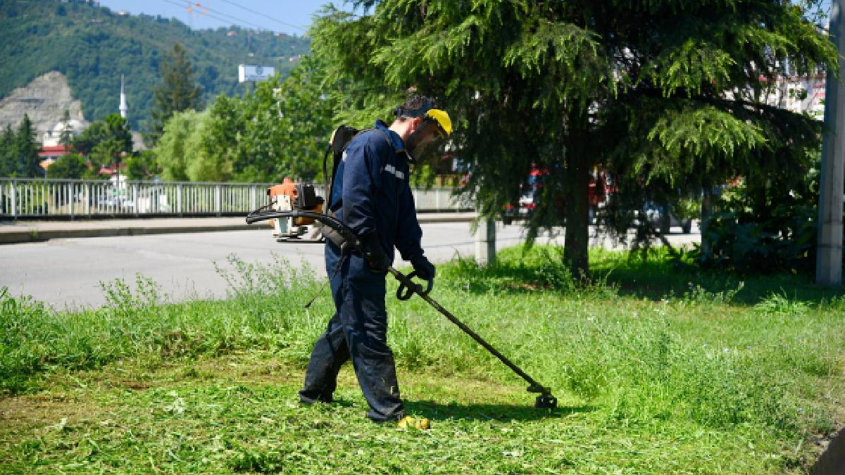 Park ve bahçeler temizleniyor giresun güzelleşiyor