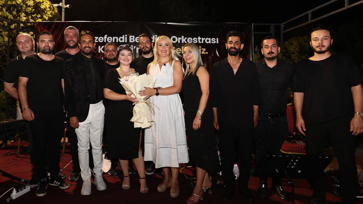 Merkezefendi Belediye Orkestrası hem coştu hem coşturdu