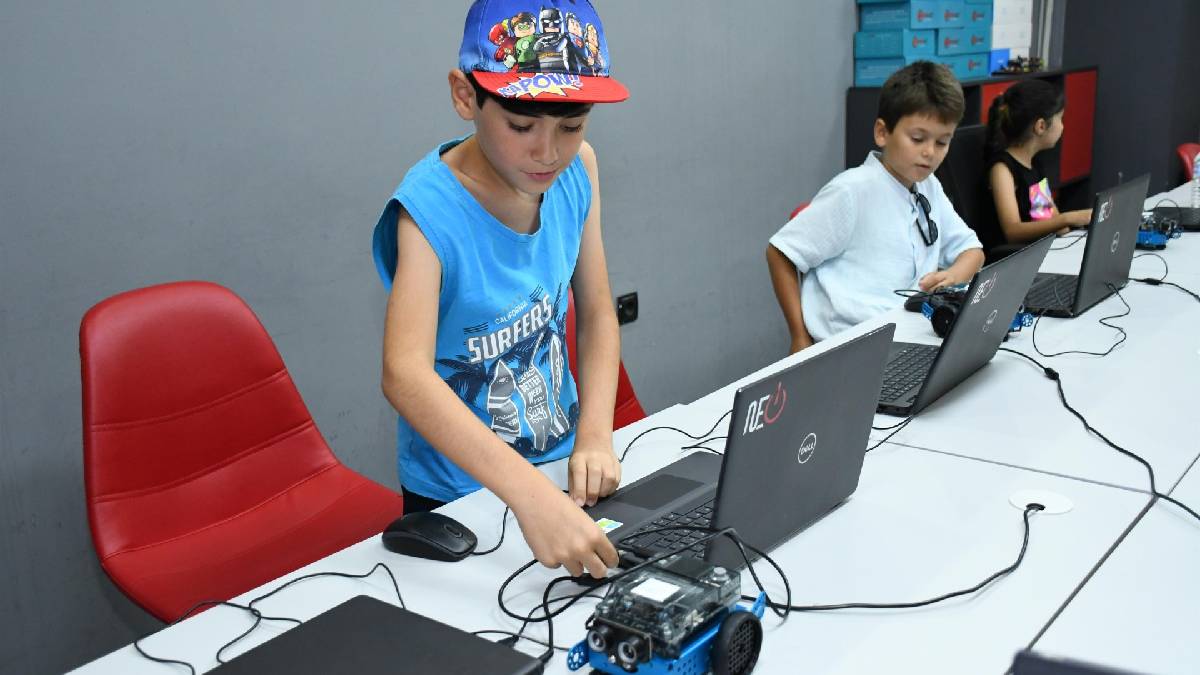 Balıkesir’in çocukları, Robotik Kodlama öğreniyor