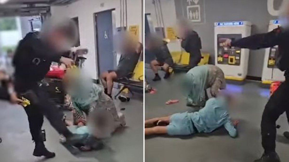 İngiltere'de bir polisin yerdeki kişiyi tekmelemesi büyük tepki topladı