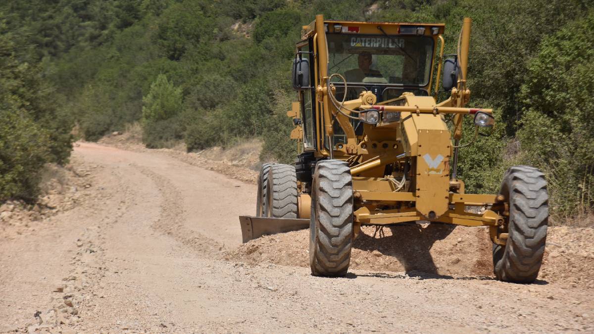 Atatürk Ormanı’nda yol düzenleme ve tesviye çalışmaları yapılıyor