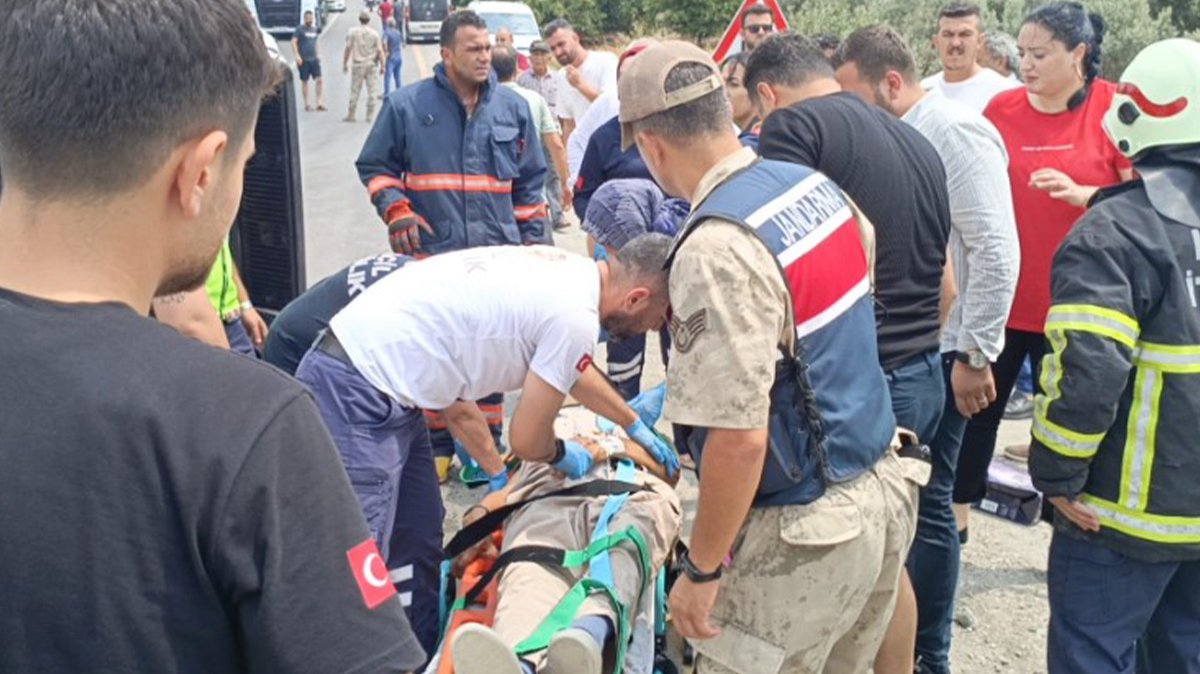 Virajı alamayan araç takla attı! Ölü ve yaralılar var