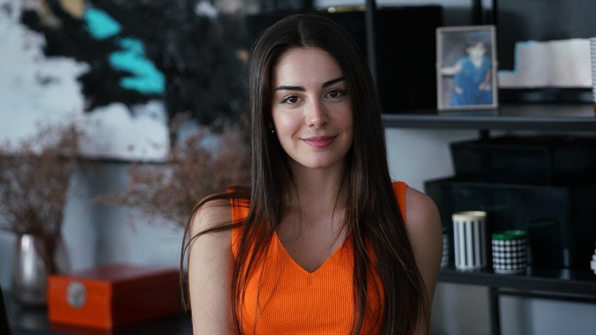 Kızılcık Şerbeti'nin Çimen'i 'Kara Dut'ta