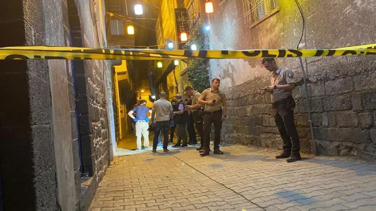 Diyarbakır'daki kafe saldırılarının ardından eş zamanlı operasyon: Beş kişi daha gözaltında