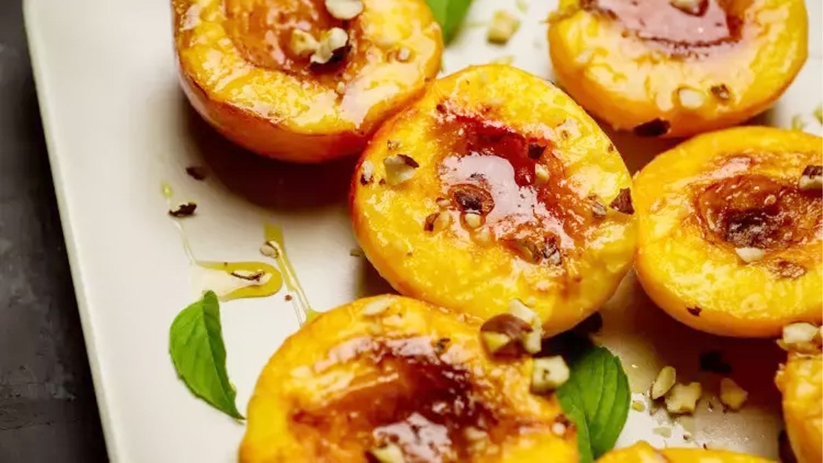 Evdeki şeftaliler yumuşuyorsa böyle değerlendirin! İşte şeftali tatlısı: Evdekiler bayılarak yiyor