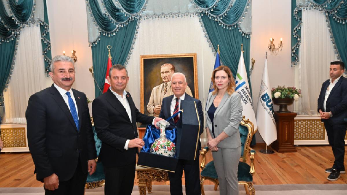 CHP Genel Başkanı Özel, “Bozbey, 100 güne çok önemli hizmetler sığdırdı”