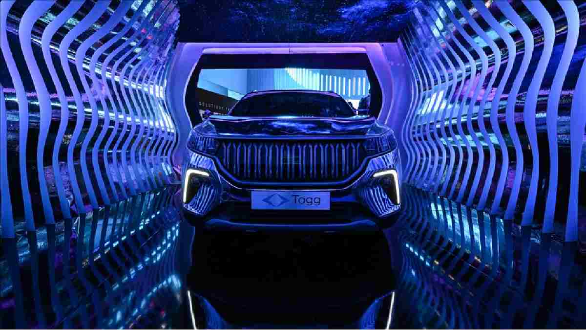 Togg T10X’e müthiş özellik! Banka için uğraşmanıza gerek yok: Arabadan tak tak halledilecek